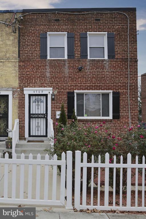 Building Photo - 4709 Jay St NE