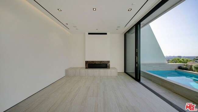 Building Photo - 8765 Hollywood Blvd