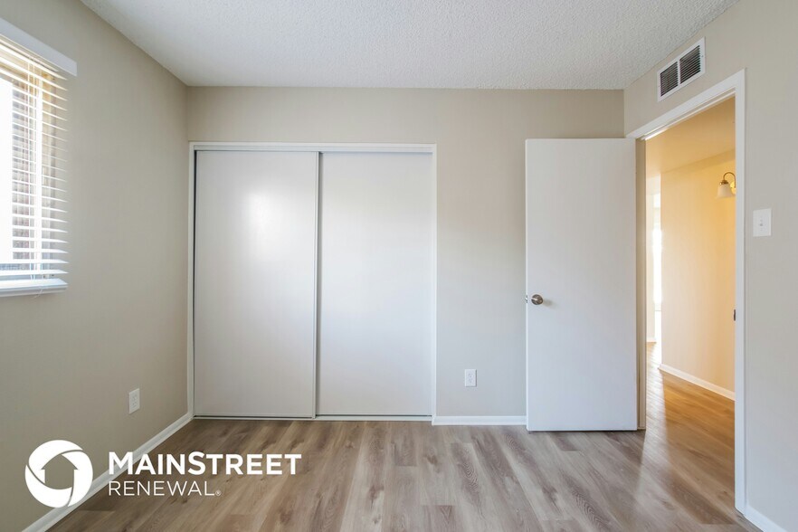 Building Photo - 15202 N 38th Ave