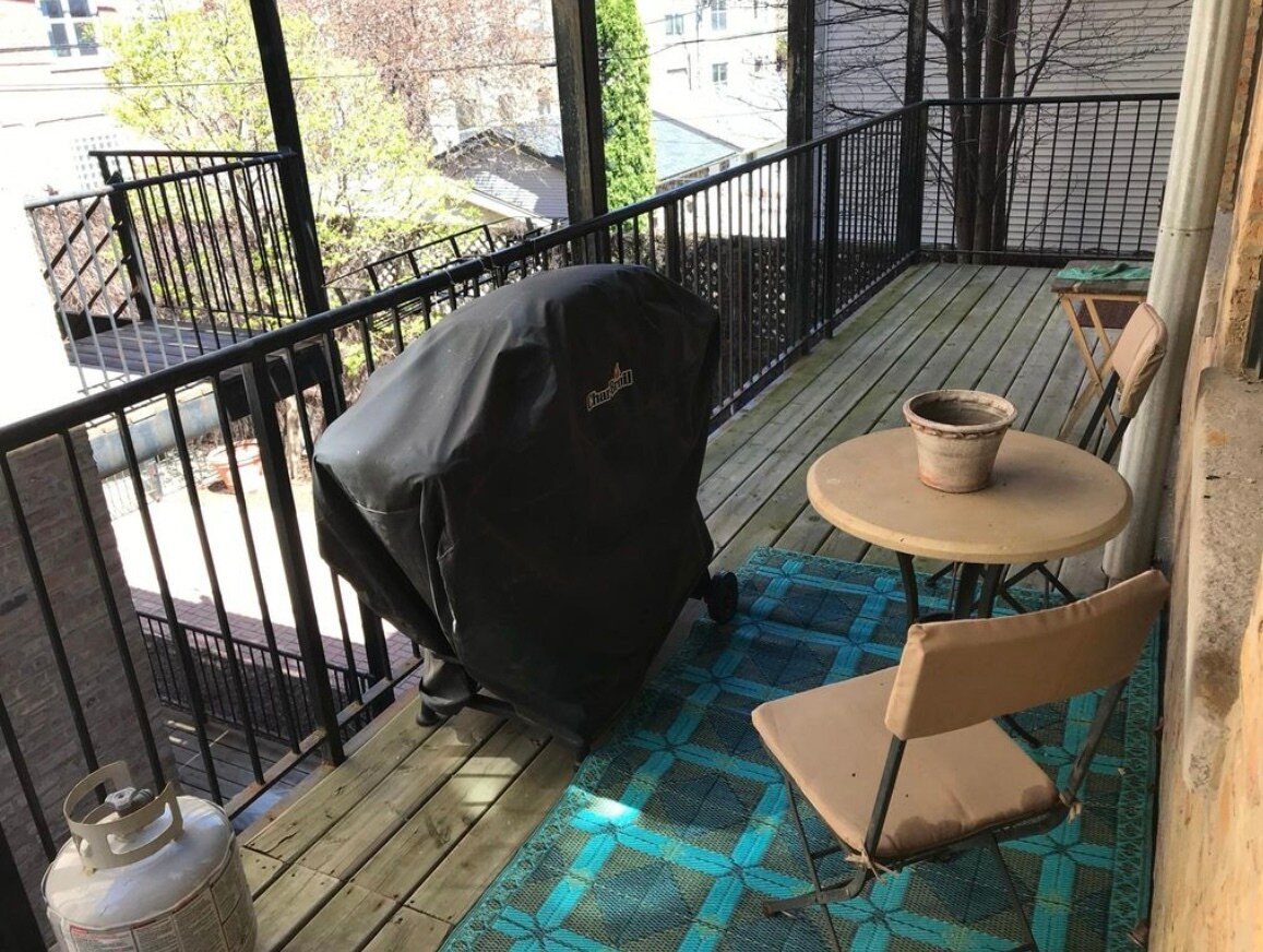 Back Patio - 1654 W Wabansia Ave