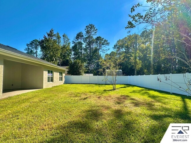 Building Photo - FULLY FENCED, LIKE NEW 3/2/2 IN PINE LAKES
