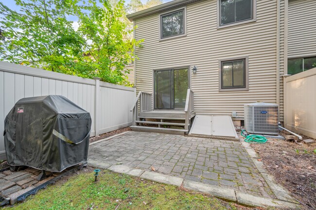 Building Photo - 45 Conestoga Way