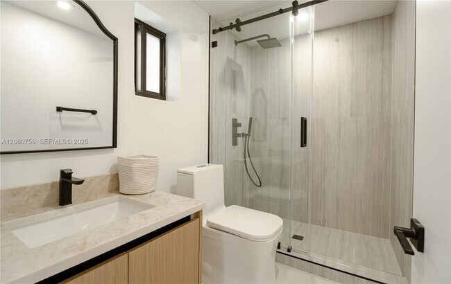 Building Photo - 1221 Biarritz Dr