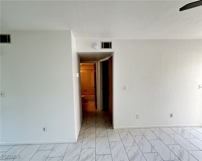 Building Photo - 1640 Orchid Blvd