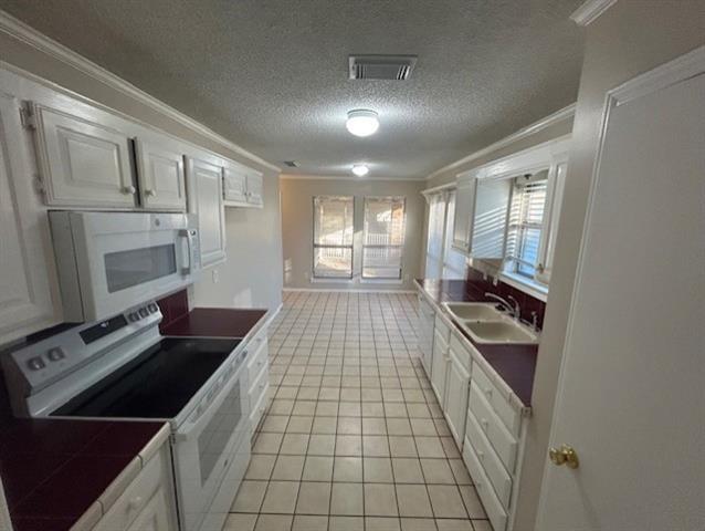 Building Photo - 422 S 4th St