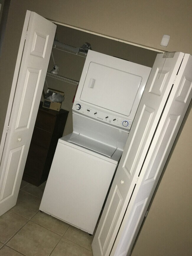 Building Photo - 237 SW 9th St