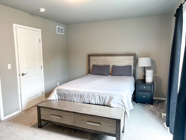 Building Photo - 2371 Irontree Pl