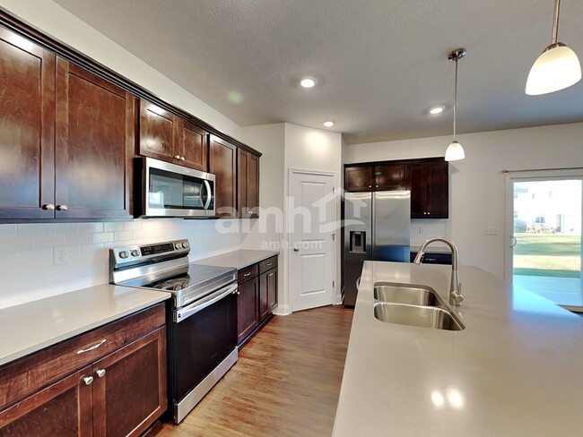 Building Photo - 8095 Hula Popper St