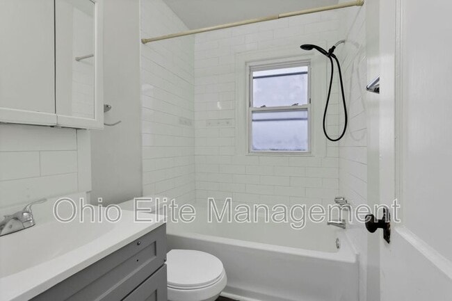 Building Photo - 2239 Homestead Dr