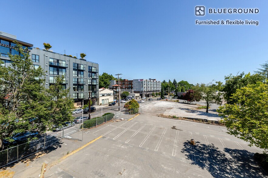 Building Photo - 4609 Union Bay Pl NE