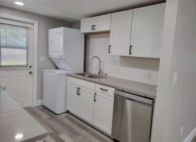 Building Photo - 13496 W Rena Dr