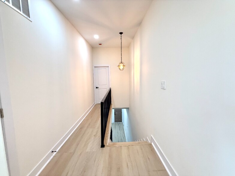 Building Photo - 1518 E Lanvale St