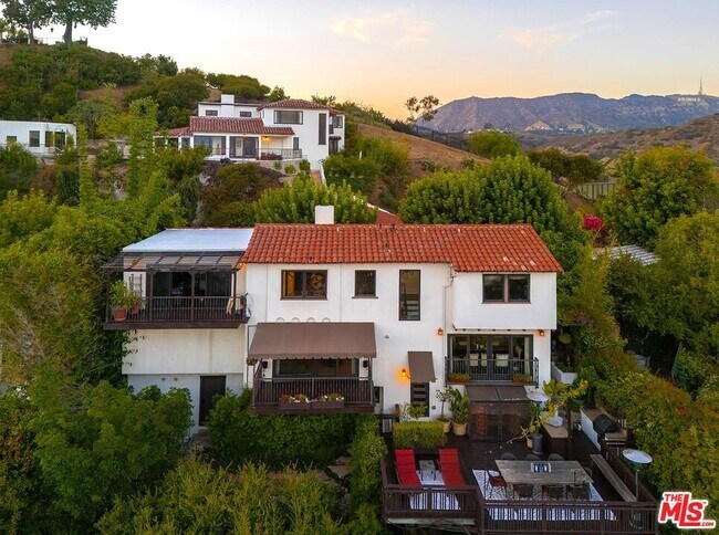 Building Photo - 6910 Los Tilos Rd