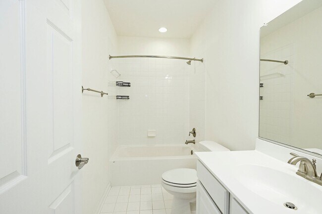 Building Photo - Pet-Friendly Fry's Spring Townhome Near 5t...