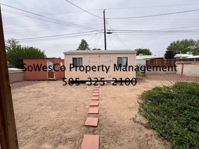 Building Photo - Three Bedroom 2 Bath Home in Central Farmington