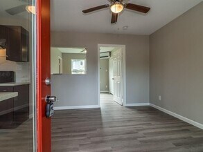 Building Photo - 1819 Cove Park Dr