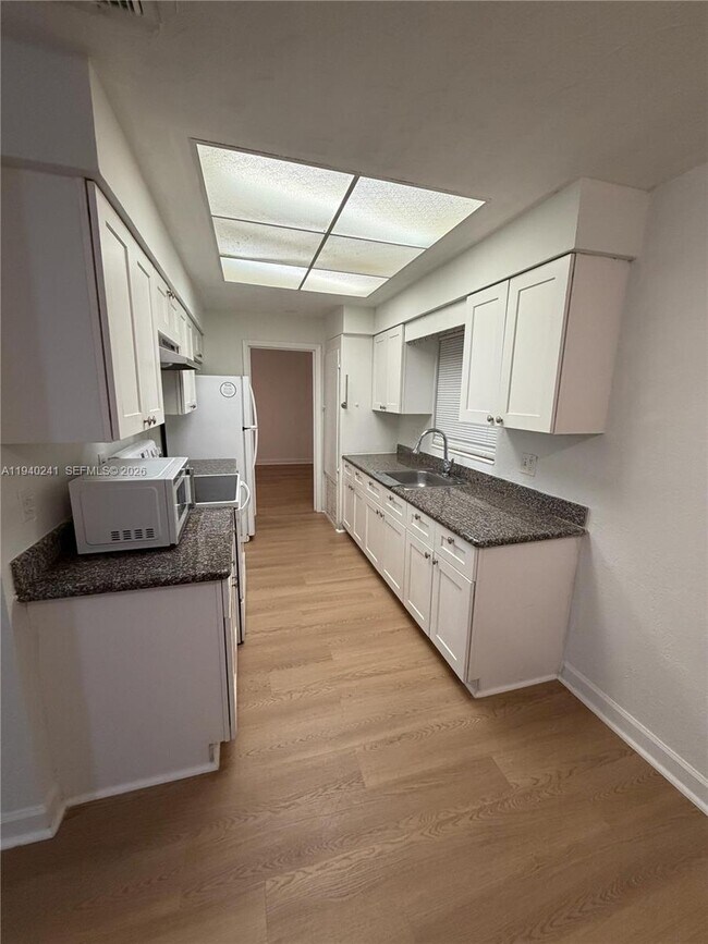 Building Photo - 1221 NW 5th Ave