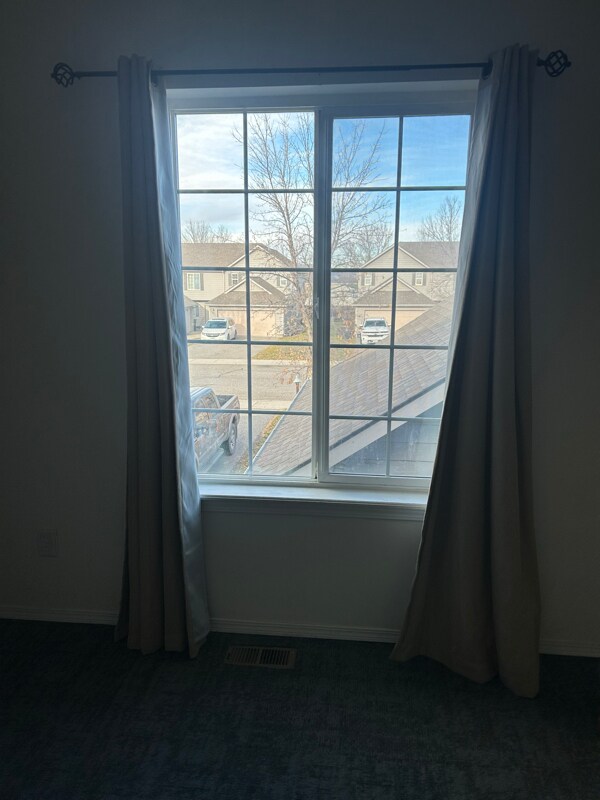 Building Photo - 507 W Shore Dr