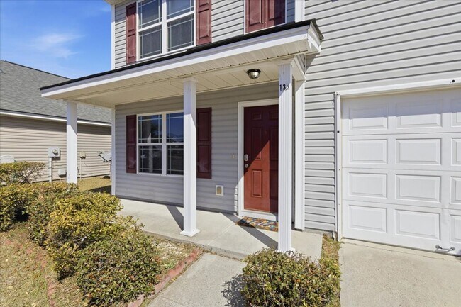 Building Photo - Beautiful 3BR Home in Lakeshore – Private Yard – Prime Port Wentworth Location