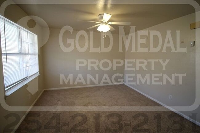 Building Photo - 609 Sunset Ln