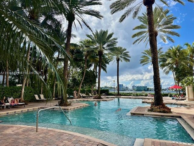 Building Photo - 17150 N Bay Rd