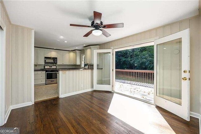 Building Photo - 535 Valley Ln NE