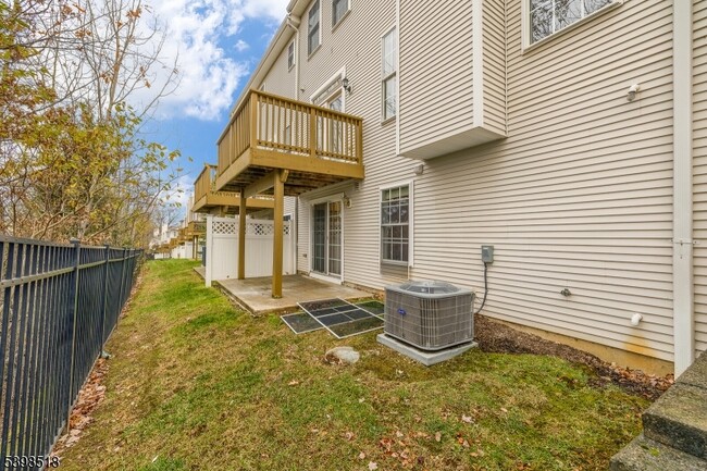 Building Photo - 28 Henning Terrace