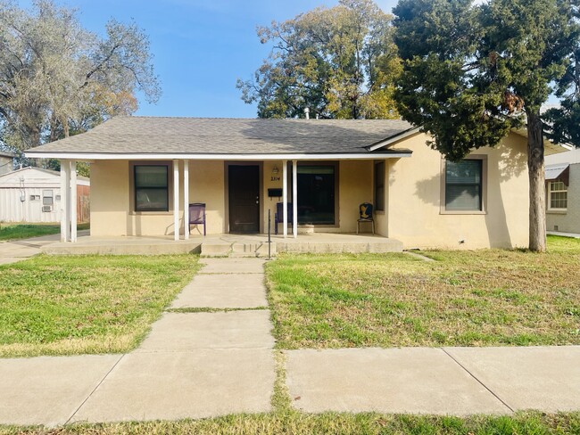 Primary Photo - 2314 16th St