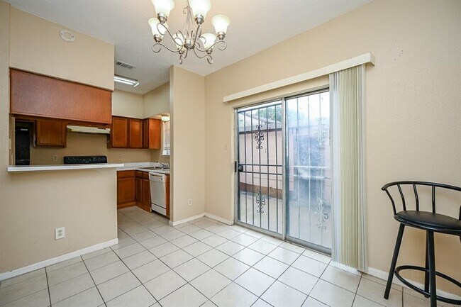 Building Photo - 12300 Brookglade Cir