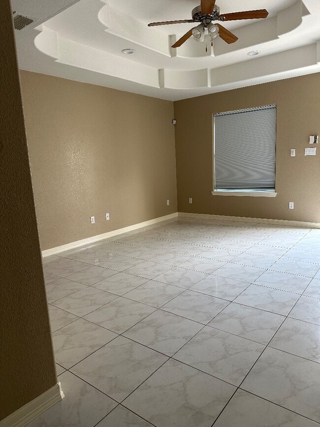 Building Photo - 1837 Tierra Dulce Dr