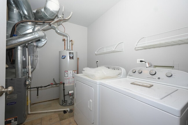 Building Photo - 2305 Hudson Cir