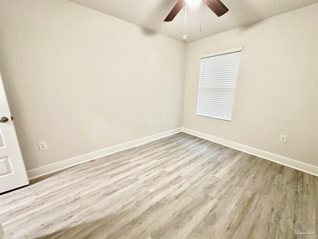 Building Photo - 8630 Meadow Flower Ln