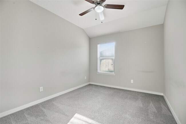 Building Photo - 2249 Waxwing Dr