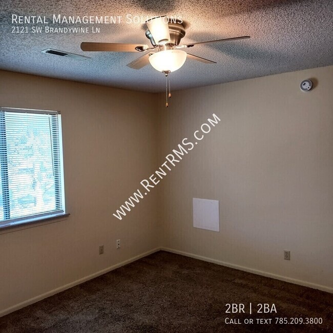 Building Photo - 2121 SW Brandywine Ln