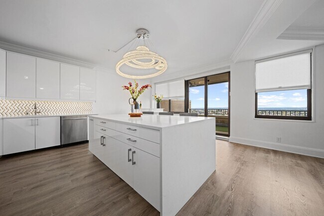 Building Photo - 7002 JFK Blvd E