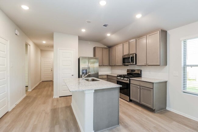 Building Photo - 24726 Linaria Dr