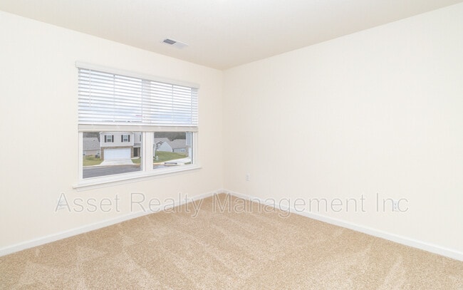 Building Photo - 329 Aspen Dr