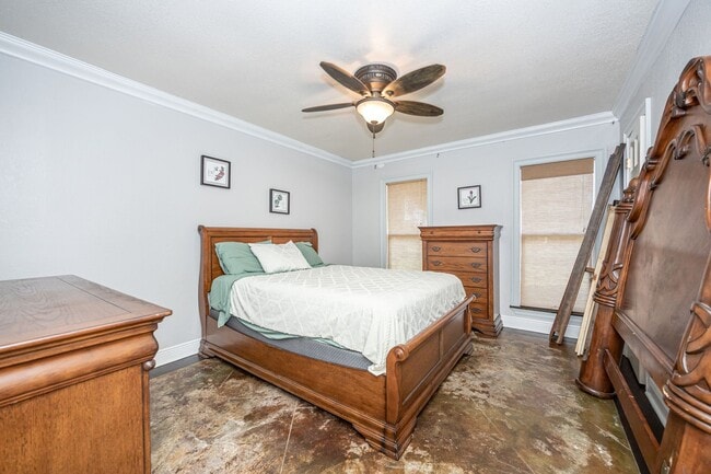 Building Photo - 3 Bedroom 2 Bath Back Bay Luxury Rental Home