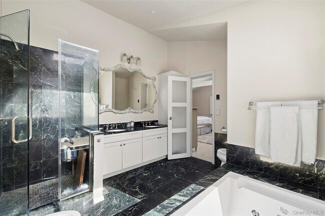 Building Photo - 11 Sandown Ct