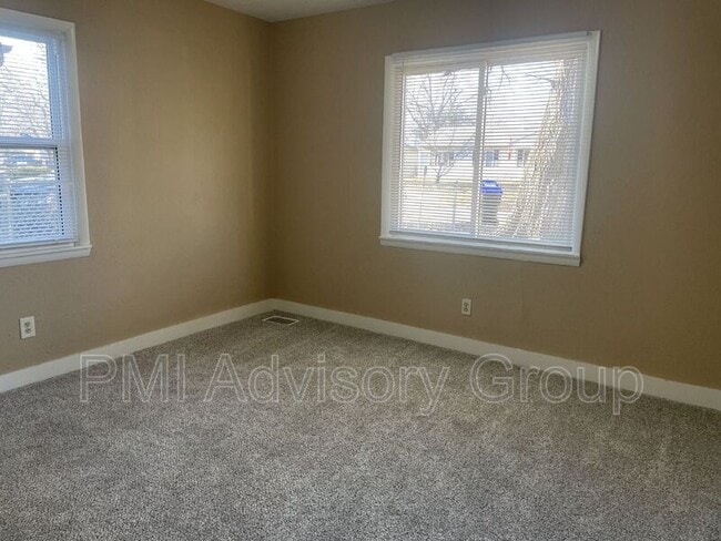 Building Photo - 3510 SW Clare Ave