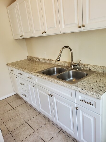 Kitchen - 13108 S Vermont Ave