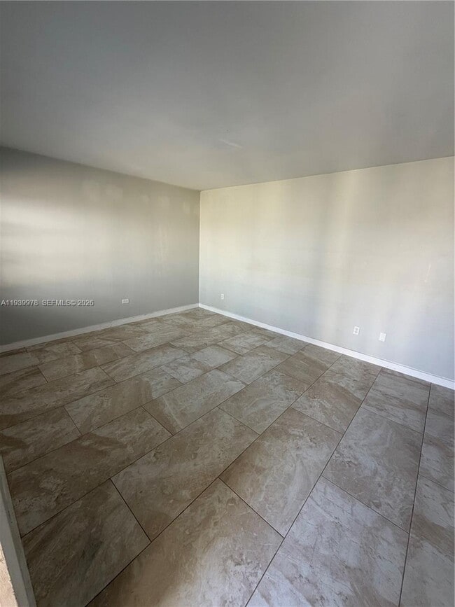 Building Photo - 1320 12th Ave S