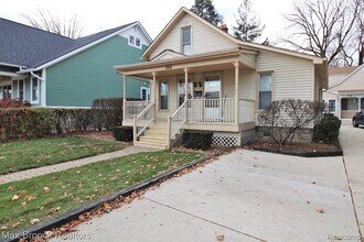 Building Photo - 368 S Wing St