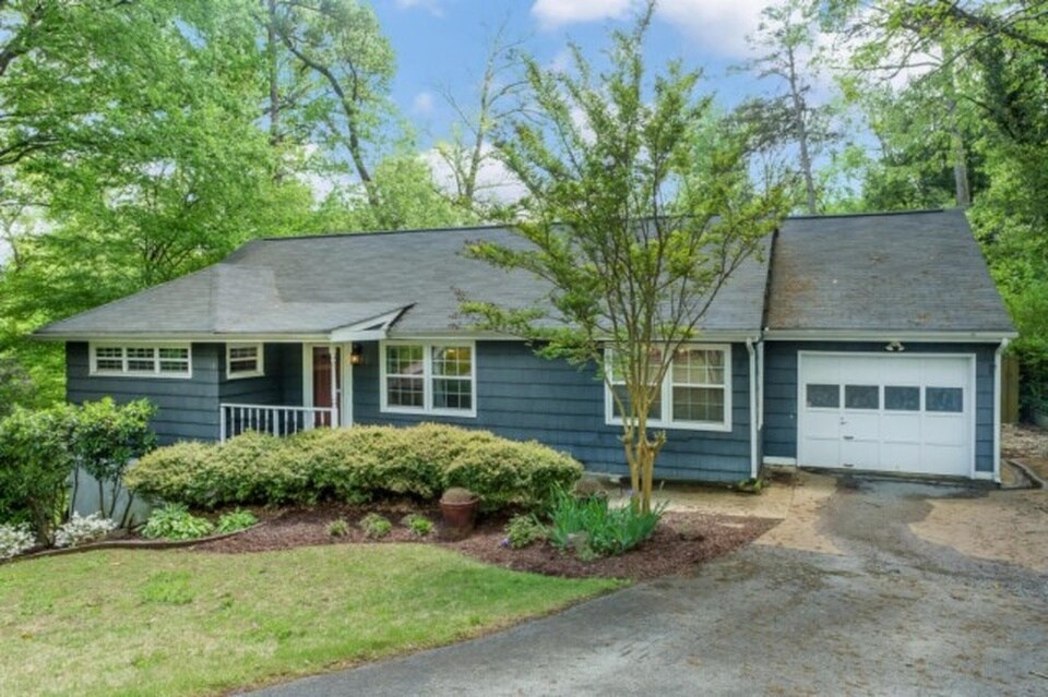 Building Photo - 3530 Dell Trail