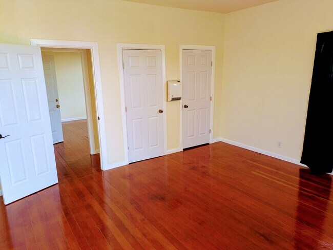 Building Photo - 416 Alameda St
