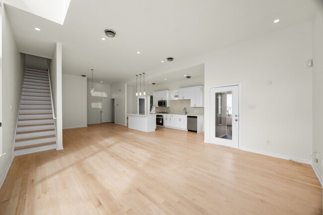 Building Photo - 5632 Kiam St