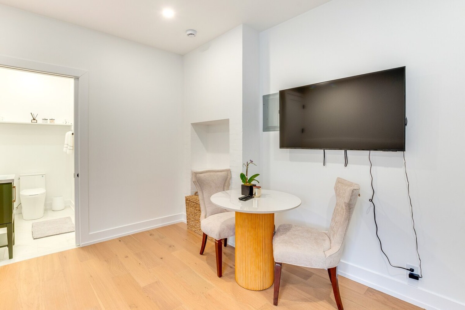 Building Photo - 1032 McLean Ave