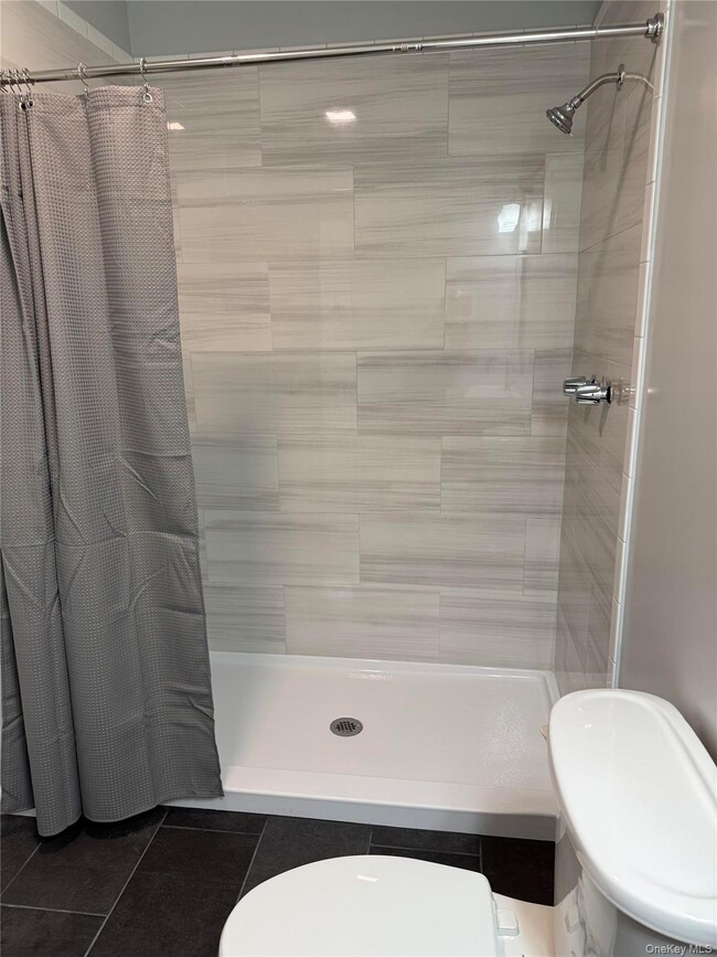 Building Photo - 30 Willow Rd