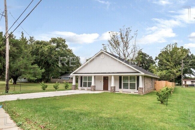 Building Photo - New Construction 3/2 Home in Heart of Mobile!
