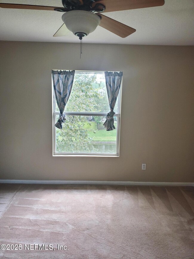 Building Photo - 1625 Vineland Cir